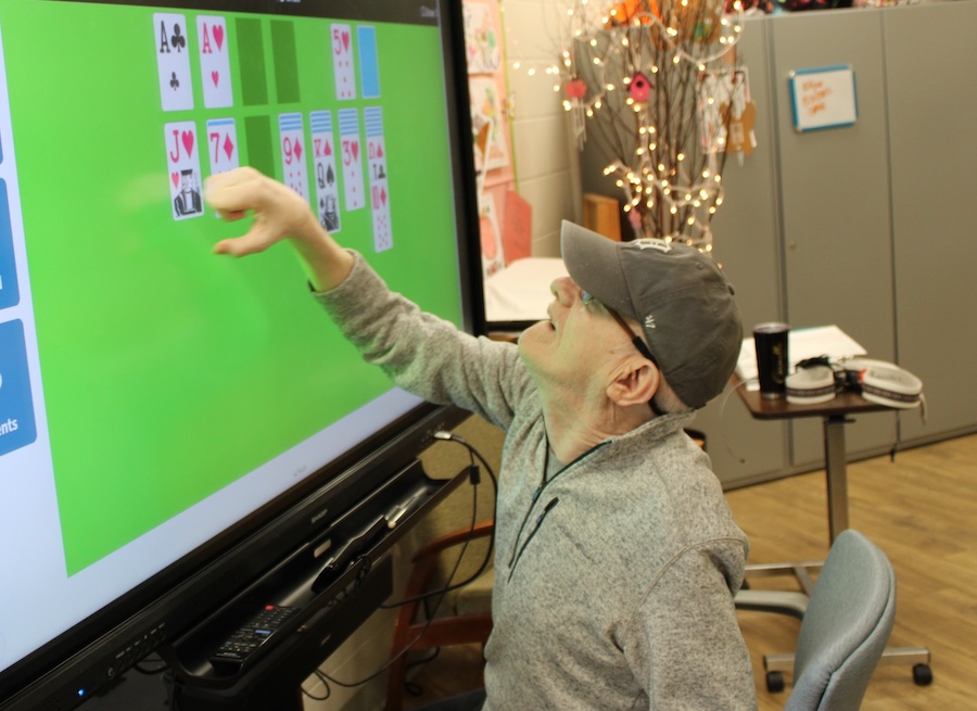 Care Resource participant interacting with iN2L.